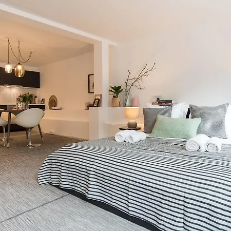 Bed and breakfast Trendy Centre Studio *